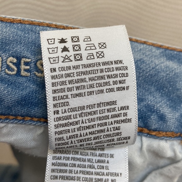 Women’s American Eagle light wash hi-rise shortie jean shorts. Size 4. - Picture 15 of 16